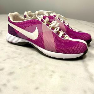Women’s Nike Golf Shoes - NWT - Magenta - Size 7.5 US